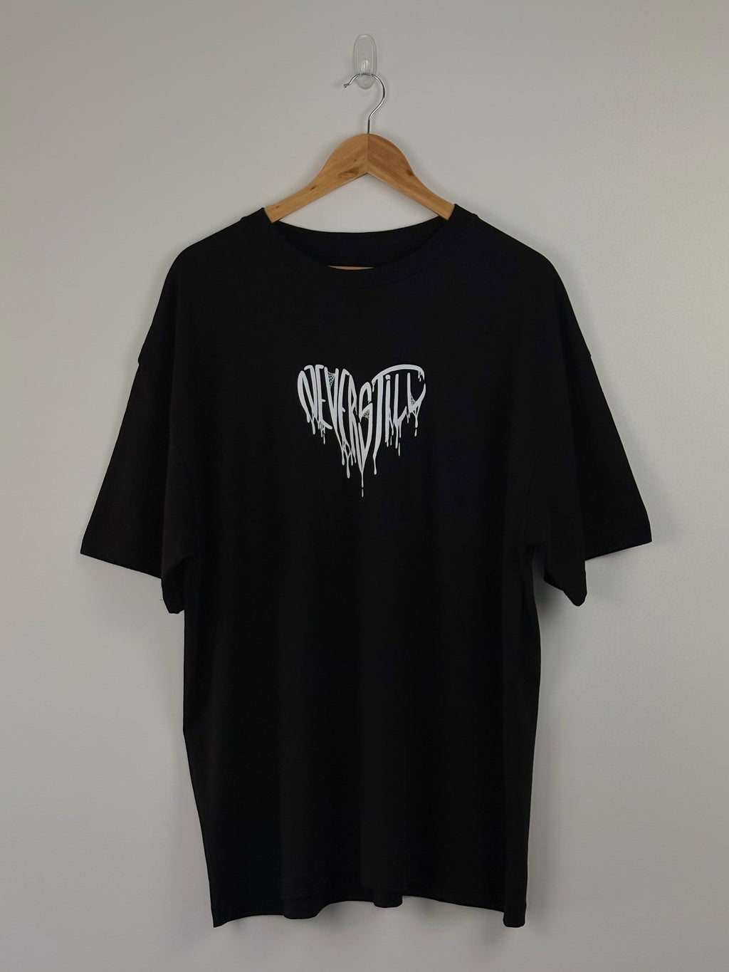 BLEEDING HEARTS OVERSIZED TEE (BLK)