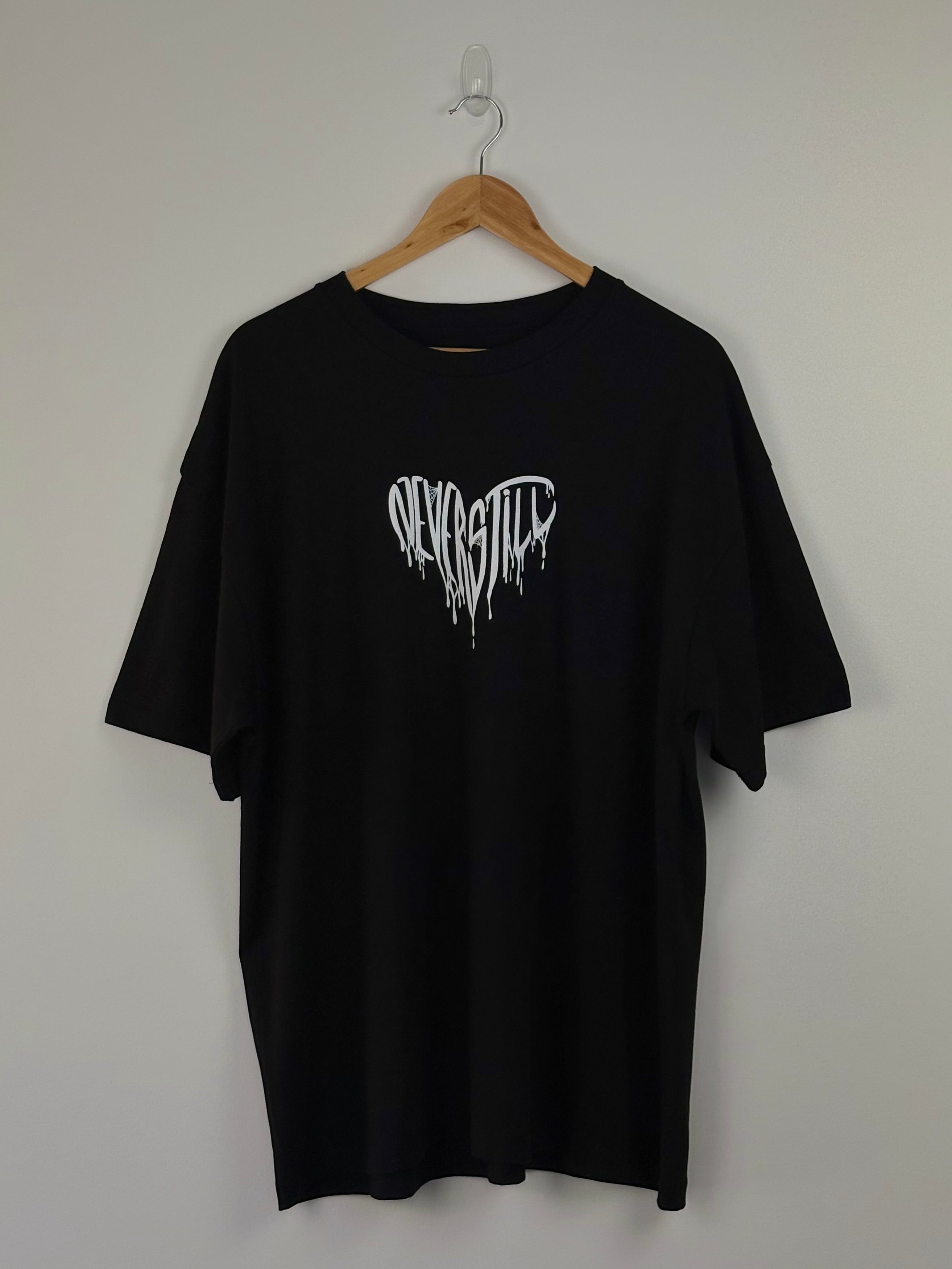 BLEEDING HEARTS OVERSIZED TEE (BLK)