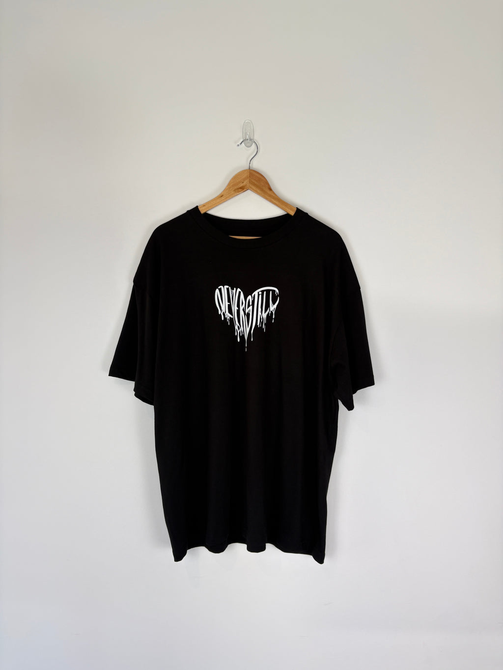 BLEEDING HEARTS TEE // BLK