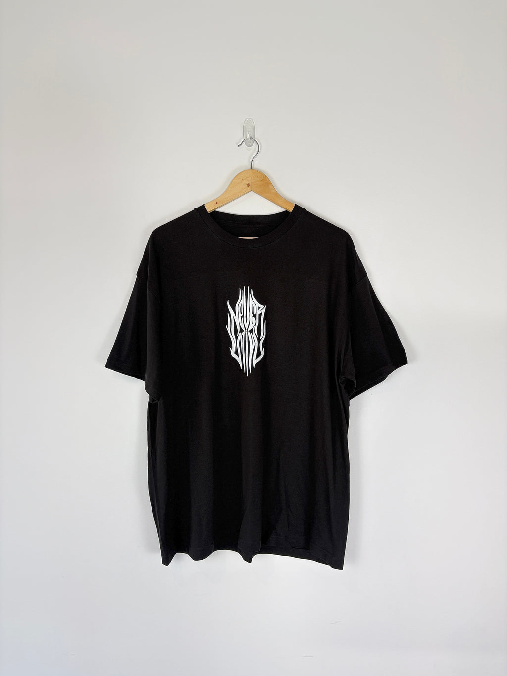 THORNS TEE // BLK