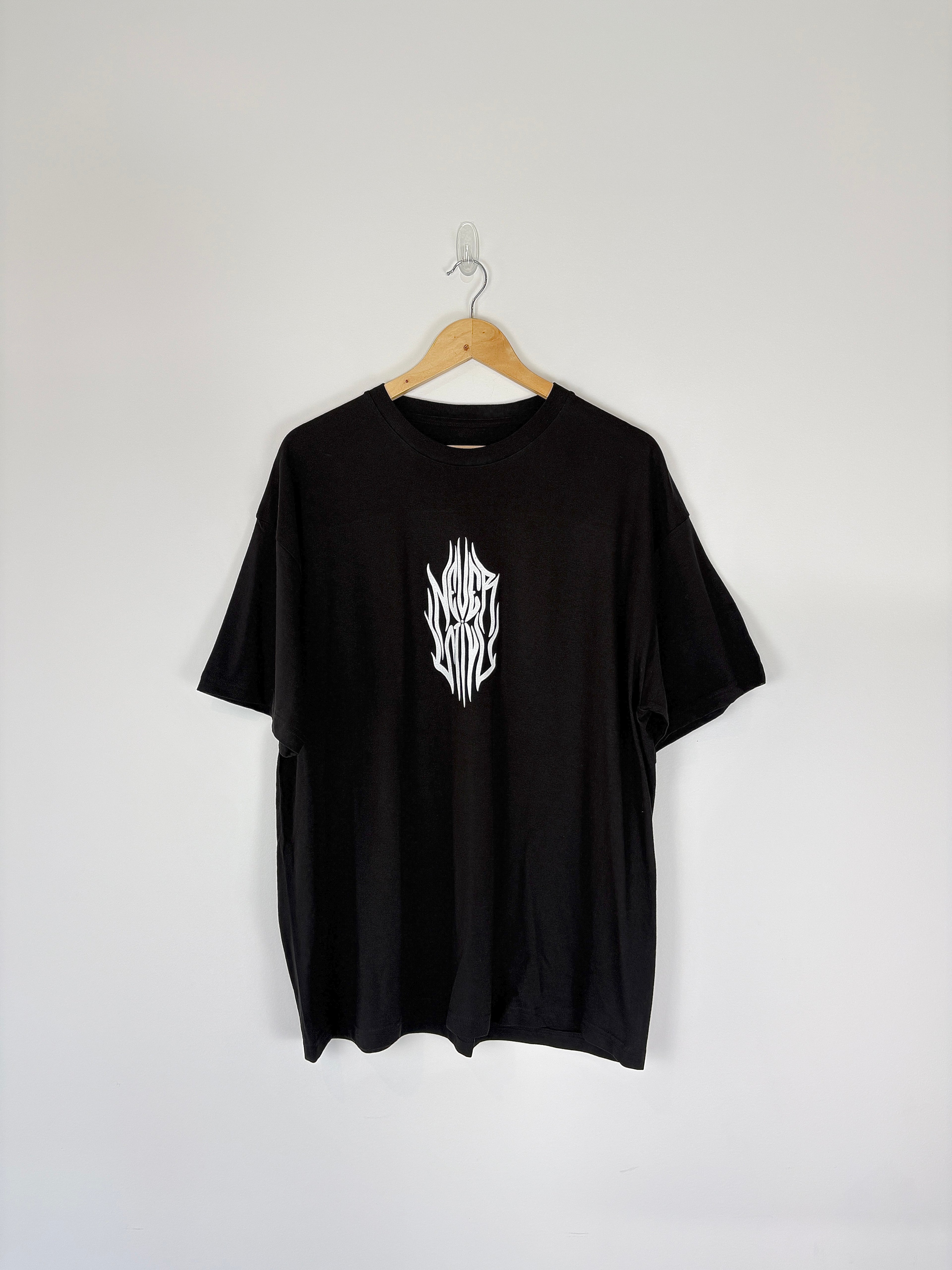 THORNS TEE // BLK