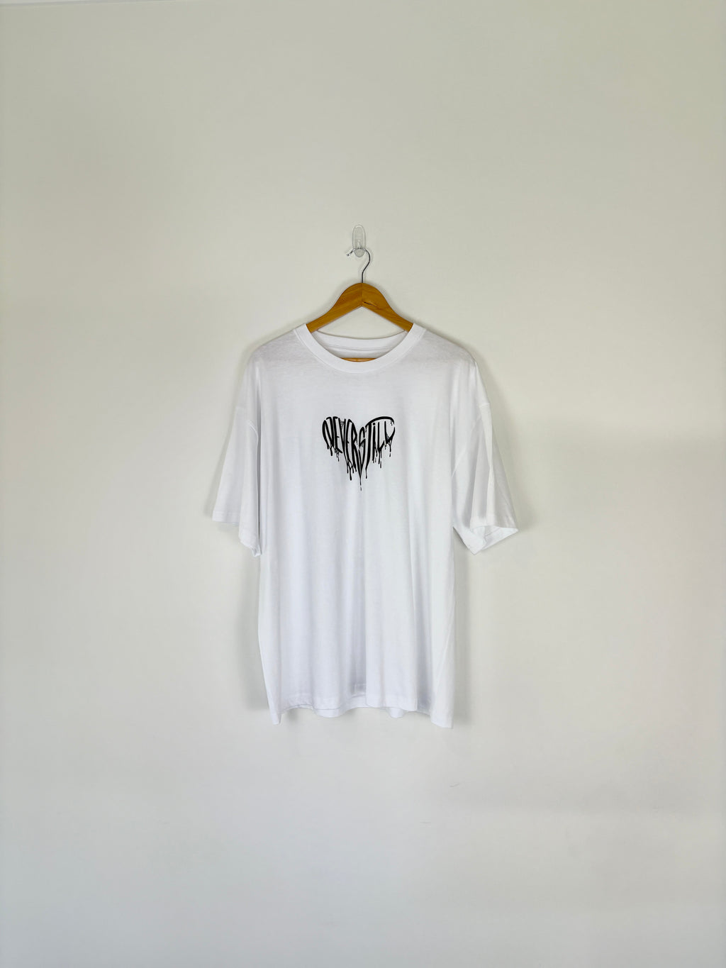 BLEEDING HEARTS TEE // WHT