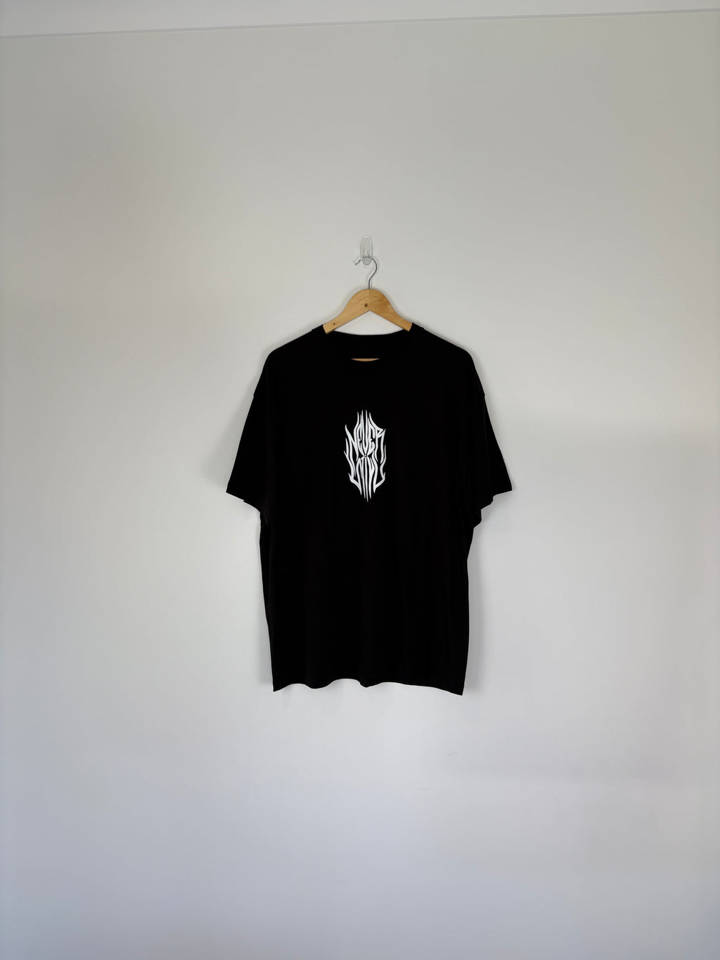 THORNS TEE // BLK