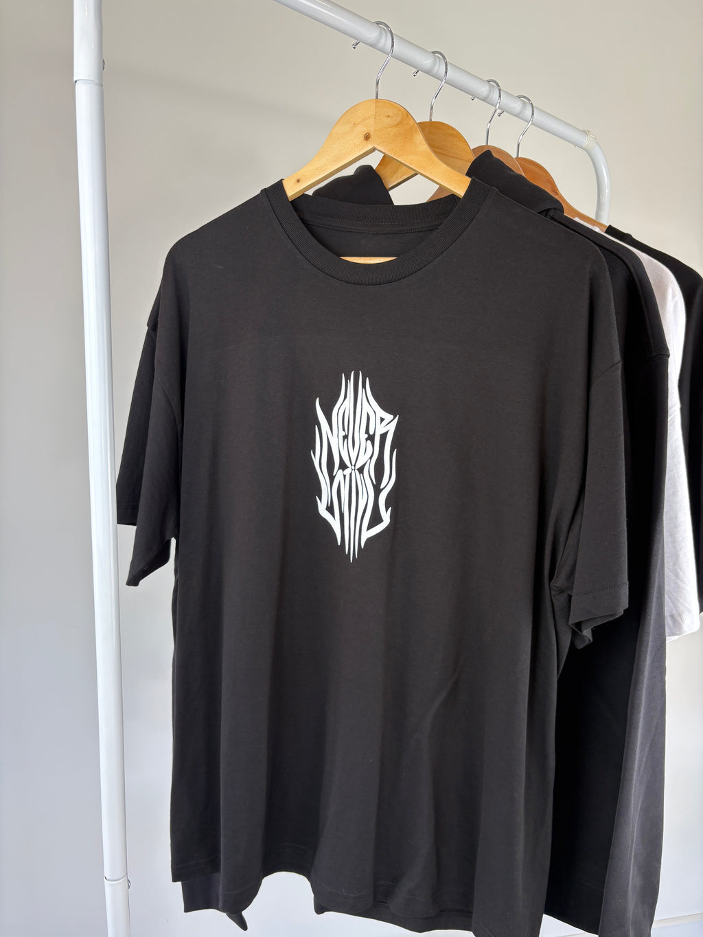 THORNS TEE // BLK